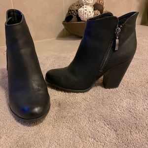 Black leather booties 7, Michael Shannon